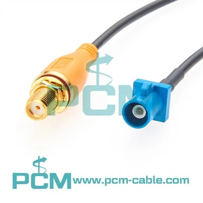 Montaje en panel de mamparo de conjuntos de cables SMA a Fakra